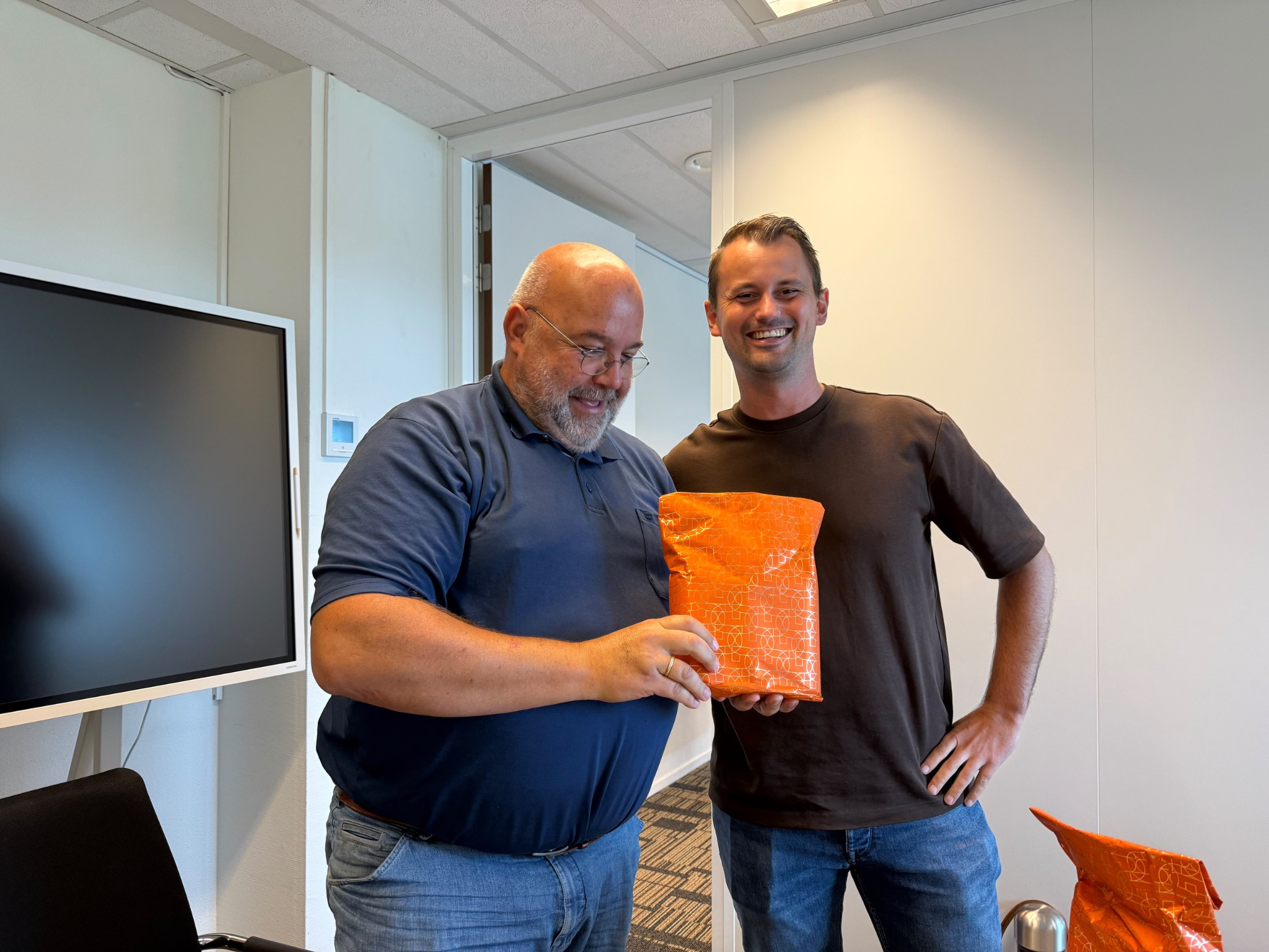 Een gezamenlijk afsluitmoment met een cadeau bij Nohou